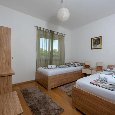 Apartmani Spoljar Zupanja Exterior photo